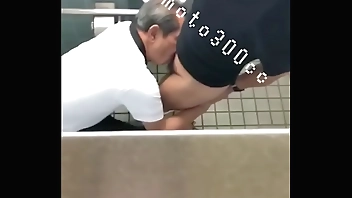 おじさん同士でハッテン