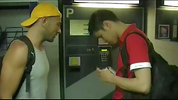 fuck an asiat on public toilett